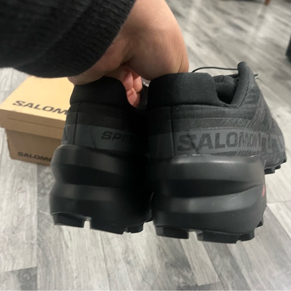 Salomon Women's Speedcross 6 GTX Sneaker, Black/Black/Phantom, 7.5 New in Box - Picture 8 of 12